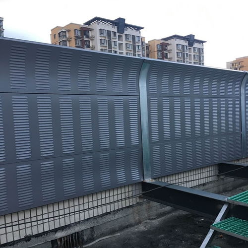 重慶橋梁兩側(cè)隔音屏障廠家 高架橋圓孔聲屏障的安裝與應(yīng)用